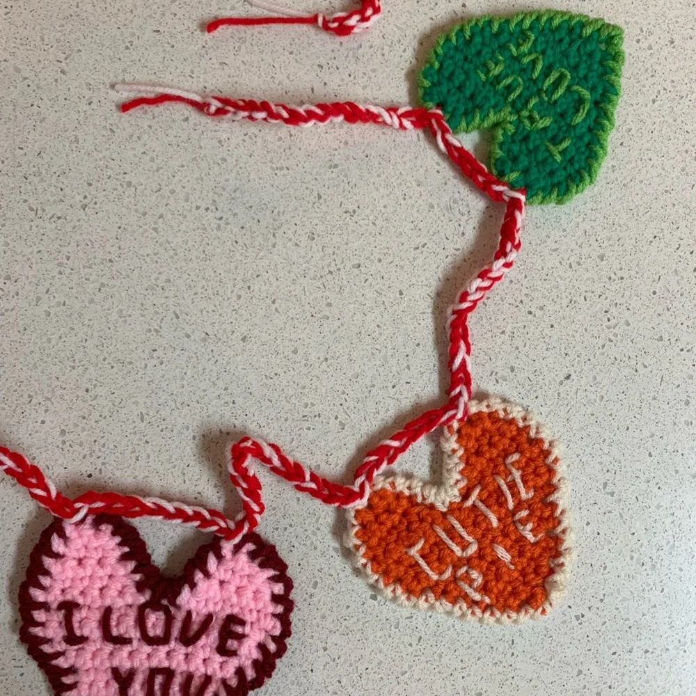 Valentines Hearts Conversation Garland New Handmade Crochet